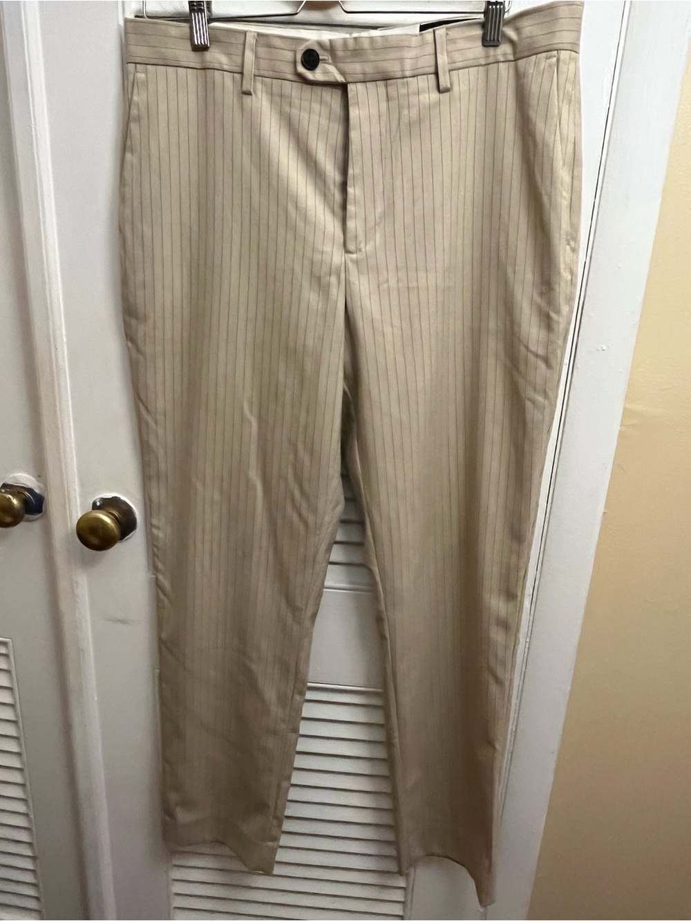 Banana Republic Men's Beige Pinstripe Trousers Pants. Size 34X32. Tailored Fit